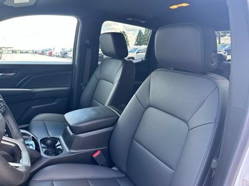 Used 2025 Chevrolet Colorado LT w/ LT Convenience Package AWD/4WD image 41
