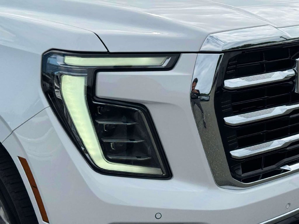 Used 2026 GMC Yukon XL Elevation AWD/4WD image 12