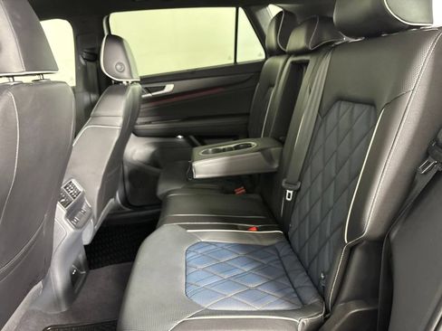 Used 2024 Volkswagen Atlas Cross Sport SEL Premium R-Line AWD/4WD image 23
