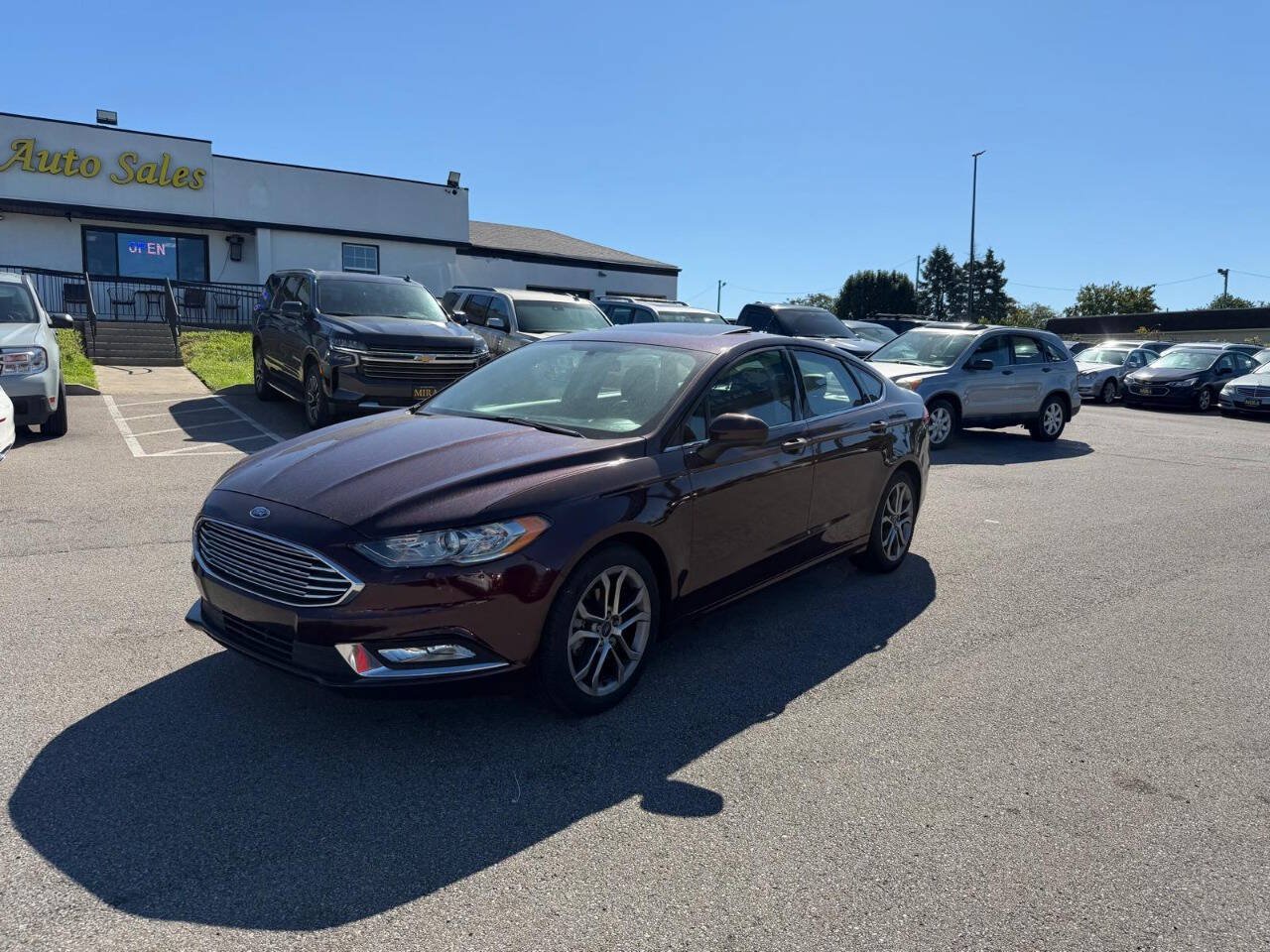 Used 2017 Ford Fusion SE w/ Equipment Group 201A FWD image 6