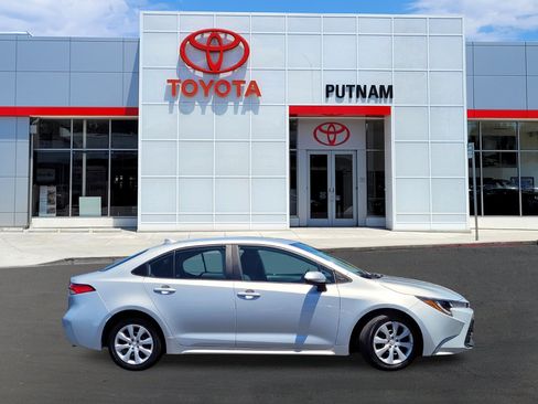 Used 2023 Toyota Corolla LE FWD image 4