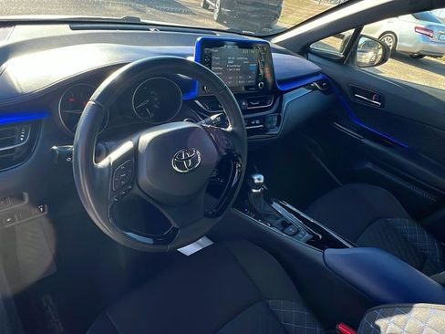 Used 2020 Toyota C-HR XLE image 20