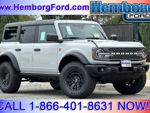 New 2026 Ford Bronco Badlands w/ Sasquatch Package AWD/4WD image 1