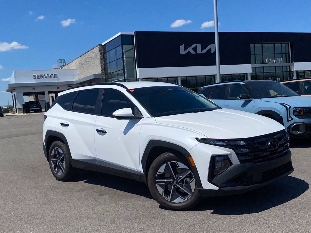 Used 2025 Hyundai Tucson SEL FWD image 2