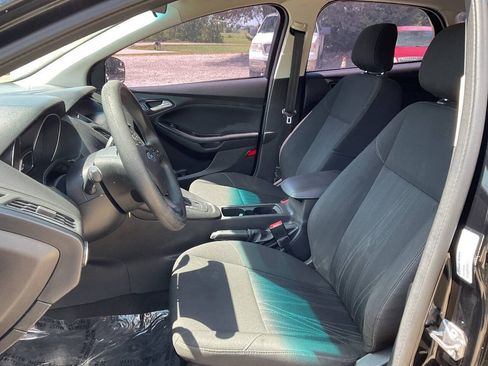 Used 2018 Ford Focus SE FWD image 13