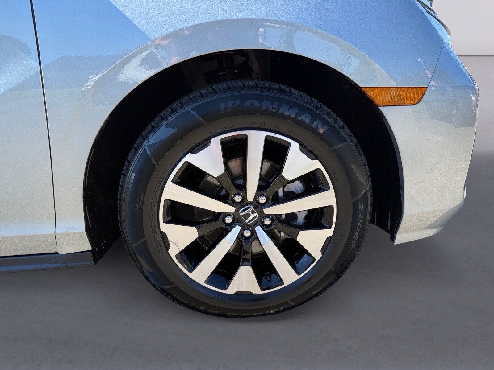 Used 2025 Honda Odyssey EX-L image 9