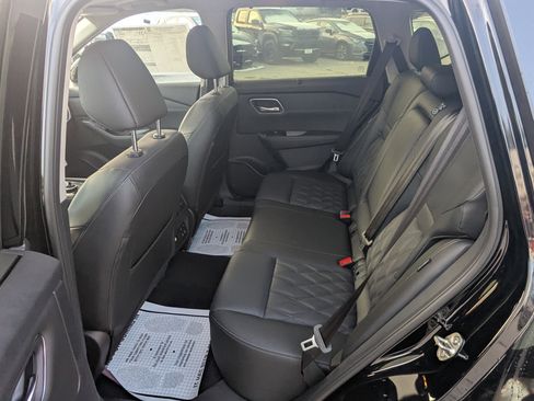 New 2026 Nissan Rogue Platinum image 10