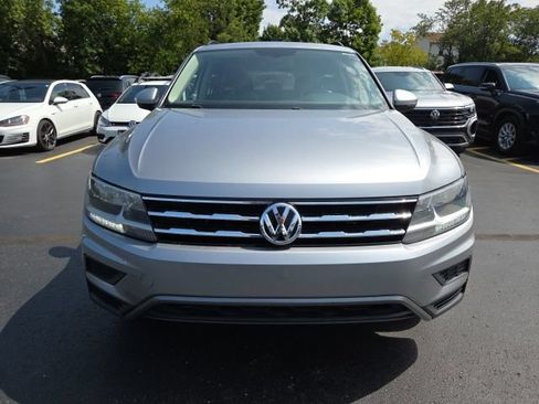 Used 2019 Volkswagen Tiguan SE w/ Panoramic Sunroof Package AWD/4WD image 2