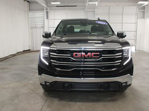 Used 2025 GMC Sierra 1500 SLT AWD/4WD image 3
