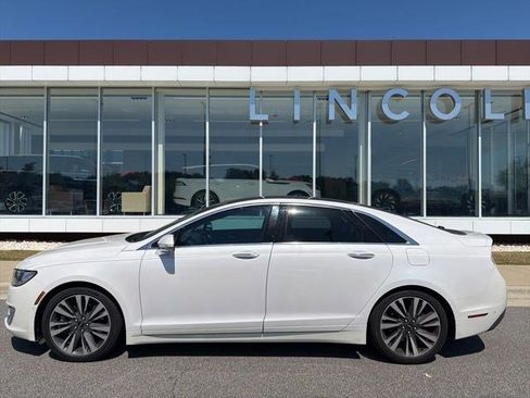 Used 2019 Lincoln MKZ Reserve w/ Luxury Package AWD/4WD image 2