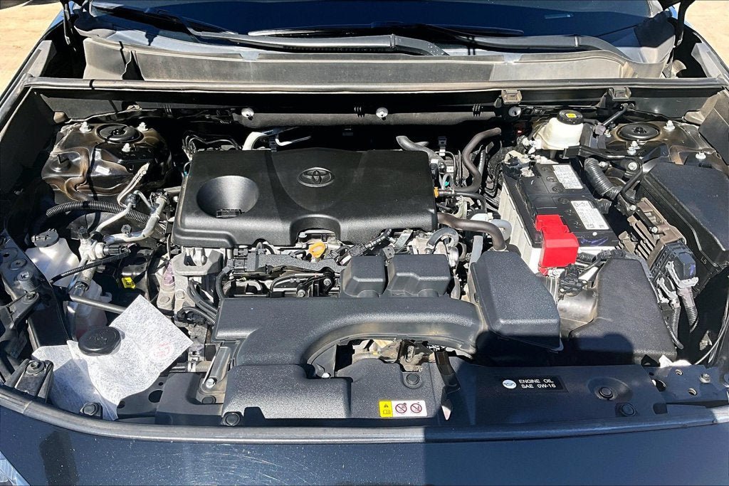 Used 2022 Toyota RAV4 XLE FWD image 9