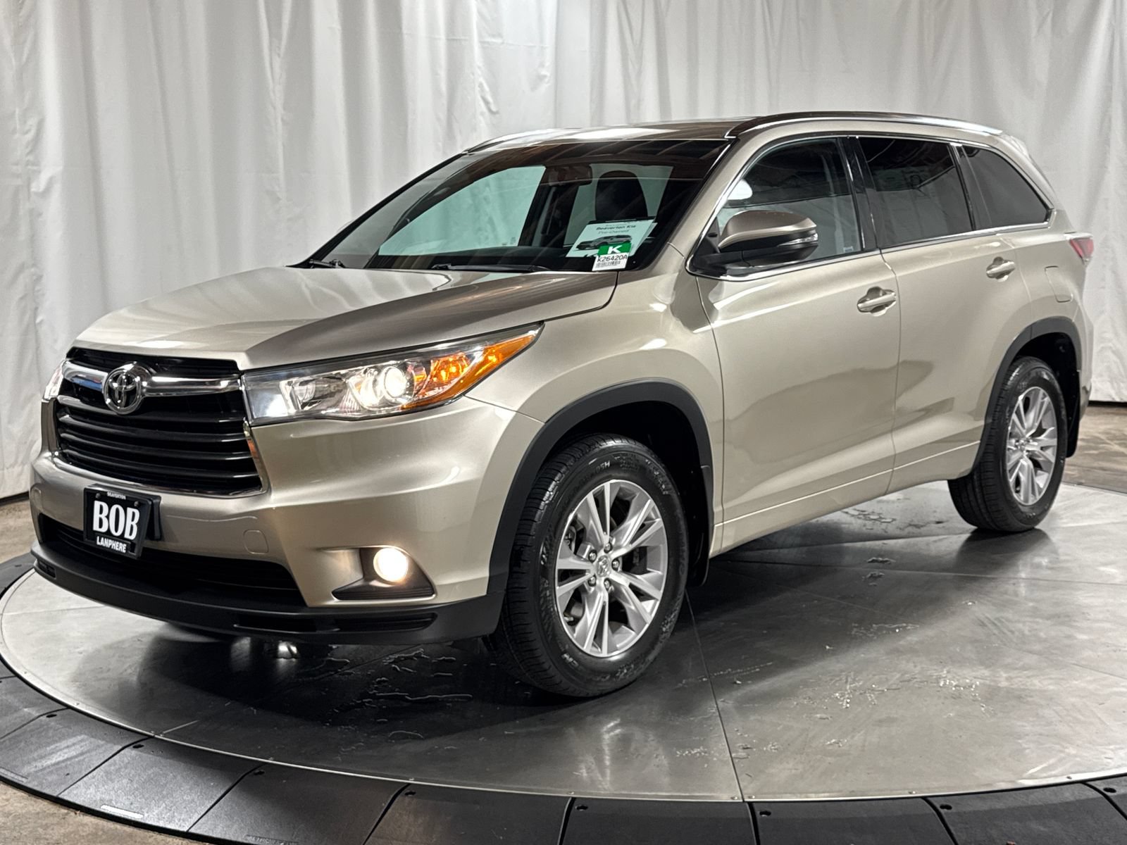 Used 2015 Toyota Highlander XLE AWD/4WD image 1