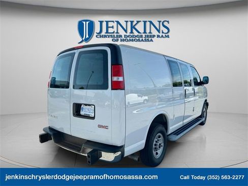 Used 2024 GMC Savana 2500 w/ Driver Convenience Package image 3