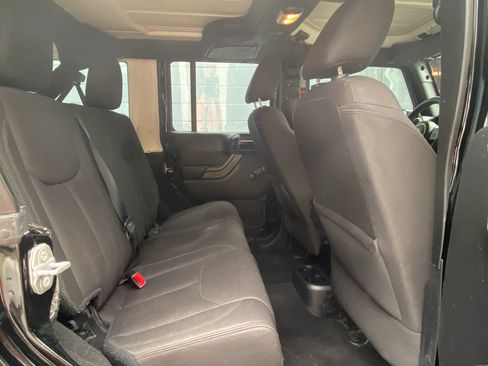 Used 2017 Jeep Wrangler Unlimited Sport w/ Connectivity Group AWD/4WD image 18