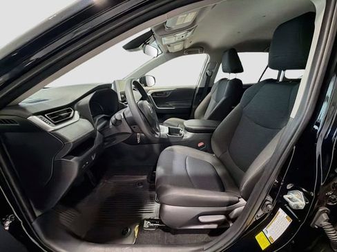Certified 2025 Toyota RAV4 LE AWD/4WD image 17
