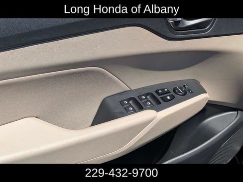 Used 2022 Hyundai Accent SEL FWD image 12