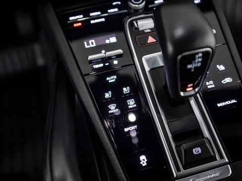 Used 2019 Porsche Cayenne AWD/4WD image 33