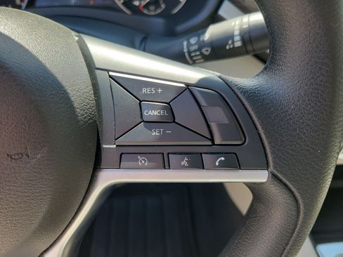 Used 2025 Nissan Altima 2.5 SV FWD image 19