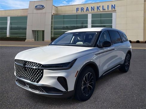 New 2026 Lincoln Nautilus Premier image 3