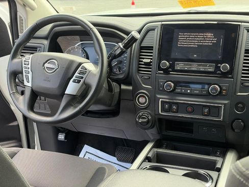 Used 2024 Nissan Titan SV AWD/4WD image 12