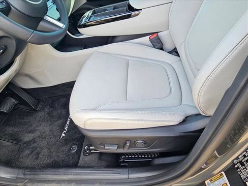 Used 2025 Hyundai Tucson Limited AWD/4WD image 4