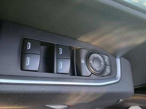 Used 2025 Chevrolet Silverado 1500 LT image 18