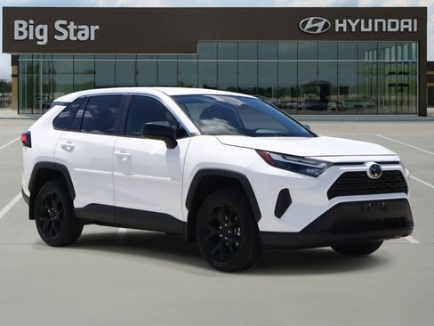 Used 2024 Toyota RAV4 LE image 6