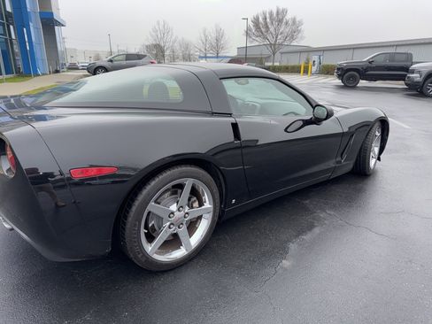 Used 2007 Chevrolet Corvette Coupe w/ Preferred Equipment Group image 3