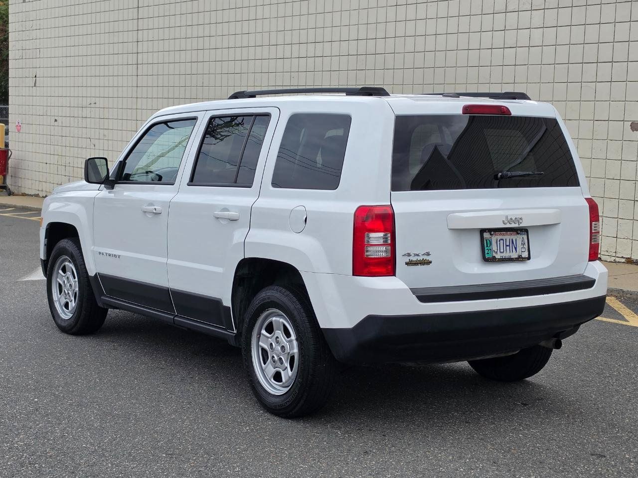 Used 2017 Jeep Patriot Sport w/ Power Value Group AWD/4WD image 5