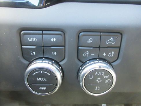 New 2026 GMC Sierra 3500 Denali w/ Denali Reserve Package AWD/4WD image 18