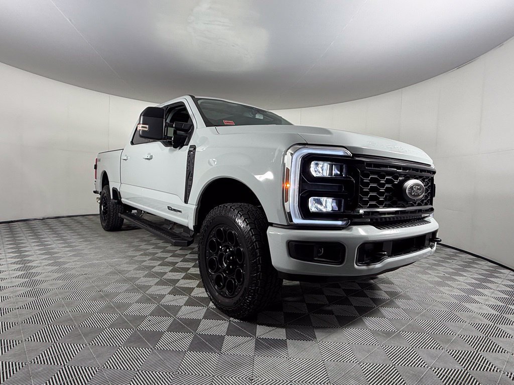Used 2025 Ford F350 Lariat w/ Black Appearance Package AWD/4WD image 2