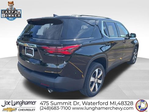 Used 2023 Chevrolet Traverse LT w/ LT Premium Package AWD/4WD image 3