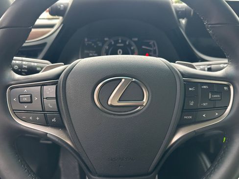 Certified 2023 Lexus ES 350 w/ Premium Package image 28