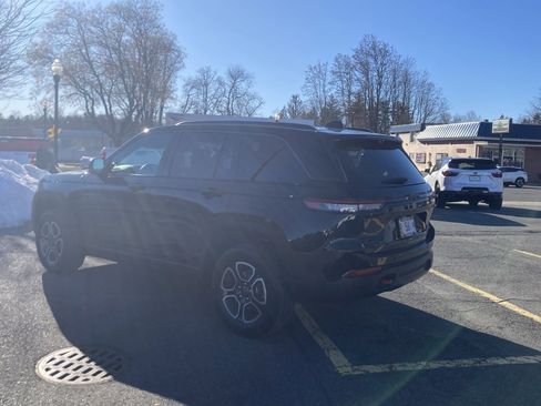 Used 2022 Jeep Grand Cherokee Trailhawk w/ Luxury Tech Group III image 5