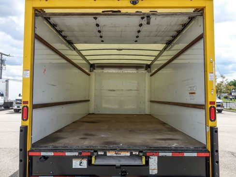 Used 2021 GMC Savana 3500 Extended w/ Power Convenience Package RWD image 18