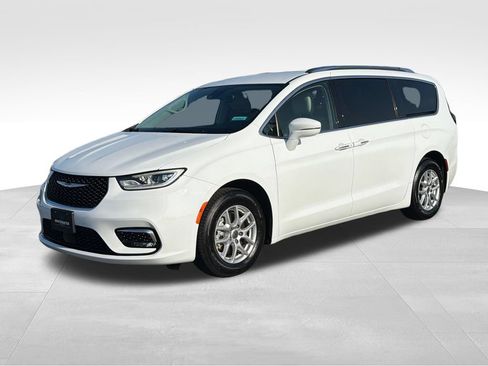 Used 2021 Chrysler Pacifica Touring-L FWD image 2
