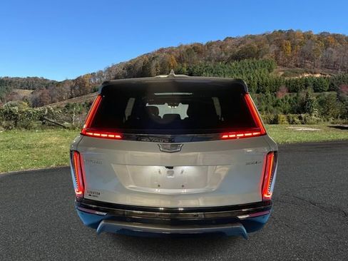 Used 2026 Cadillac Vistiq Sport image 6