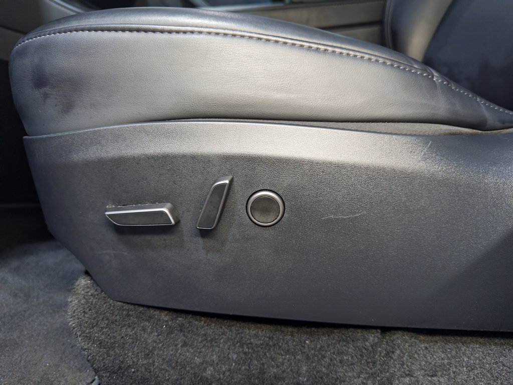 Used 2023 Tesla Model Y 2WD image 6