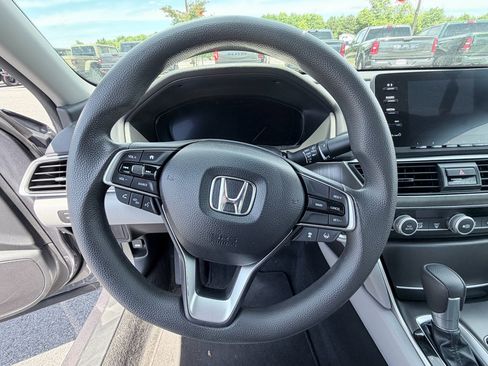 Used 2018 Honda Accord LX image 12
