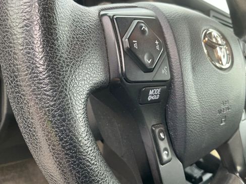 Used 2018 Toyota Tacoma SR w/ SR Convenience Package image 17