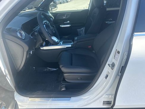 New 2026 Mercedes-Benz GLB 250 image 9