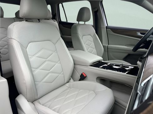 New 2026 Volkswagen Atlas SE image 27