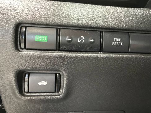 Used 2020 Nissan Sentra SV FWD image 16