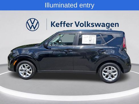 Used 2025 Kia Soul LX w/ LX Technology Package FWD image 7