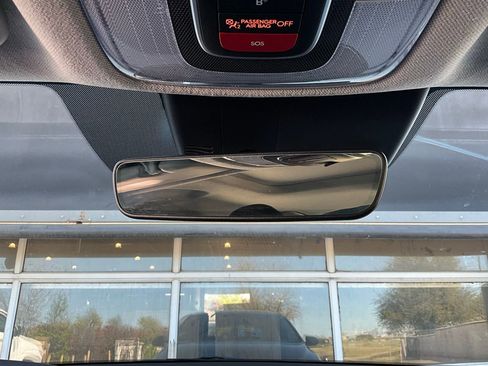 Used 2025 Hyundai Elantra Limited image 18