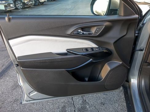 New 2026 Chevrolet Trax LT w/ Driver Confidence Package image 11