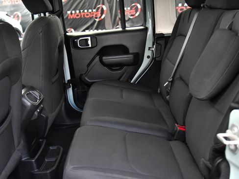 Used 2023 Jeep Wrangler Unlimited AWD/4WD image 34