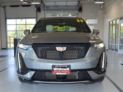 Used 2023 Cadillac XT6 Sport w/ Technology Package AWD/4WD image 2
