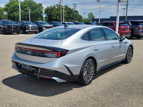 Used 2025 Hyundai Sonata SEL FWD image 4