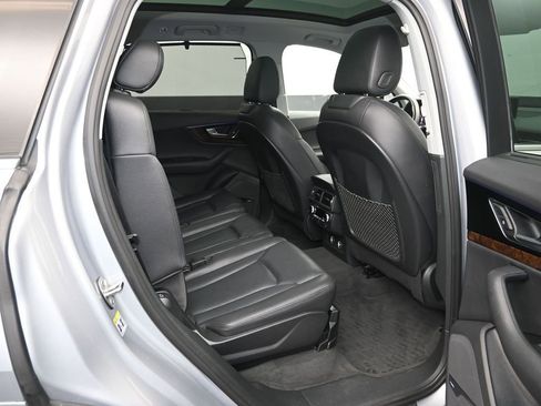 Used 2018 Audi Q7 3.0T Prestige w/ Prestige Package image 10